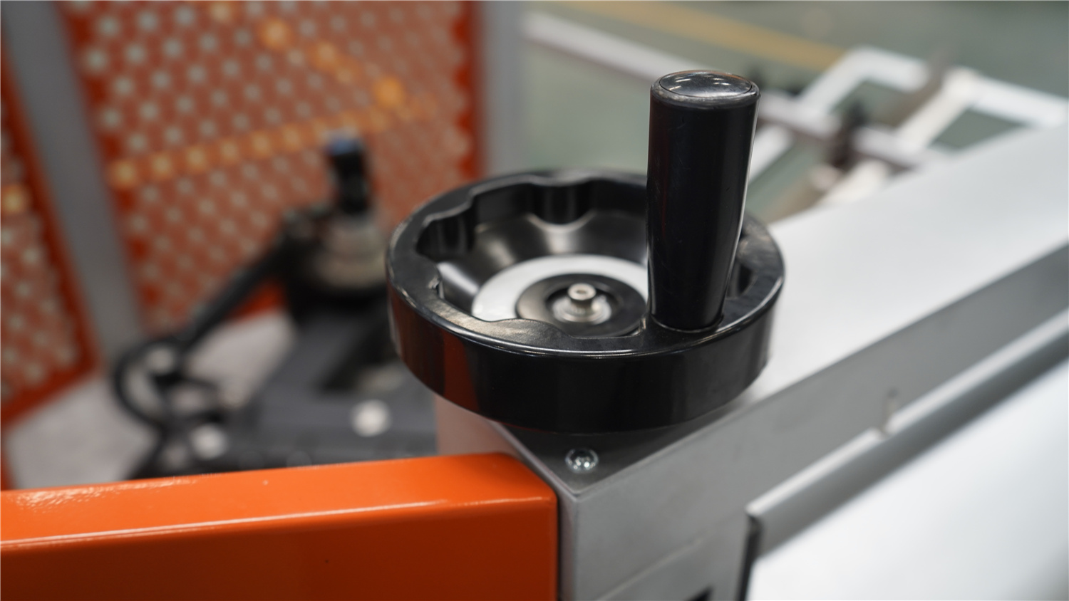 آلة إنشاء علبة سيرفو