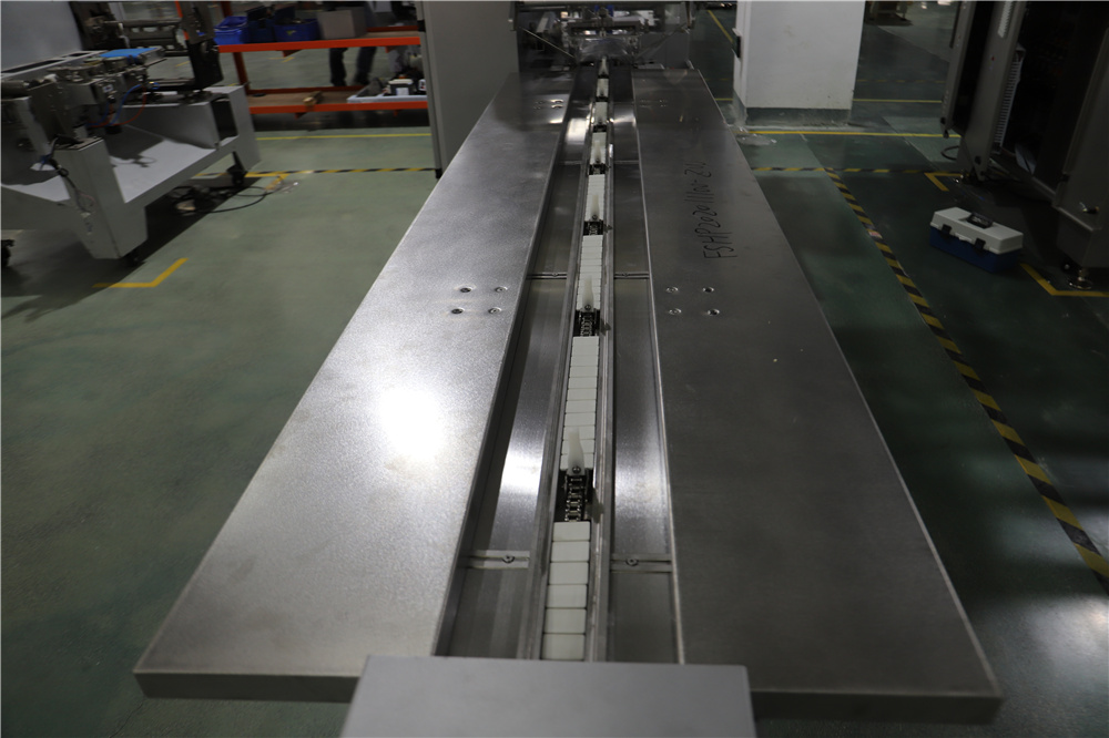 آلة تغليف أكياس الوسائد الكبيرة - SZ502