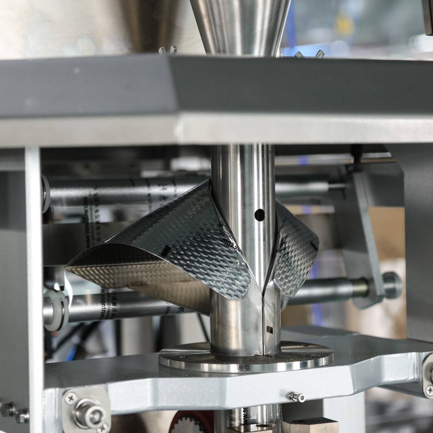 ماكينة التعبئة العمودية متعددة الرؤوس ZL180-PX