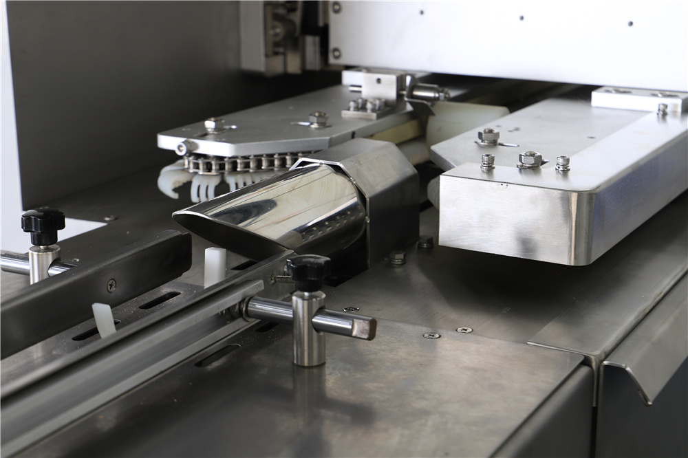 ماكينة التعبئة على الحافة - SI-150D