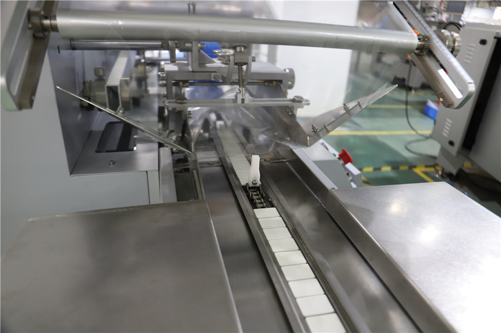 آلة تغليف أكياس الوسائد الكبيرة - SZ502