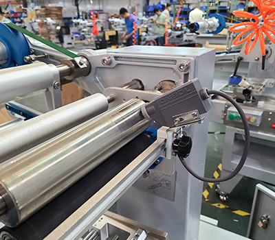 آلة تغليف أكياس الوسائد الصغيرة SZ180L