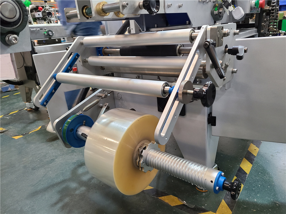 آلة تغليف أكياس الوسائد الصغيرة - SZ3000